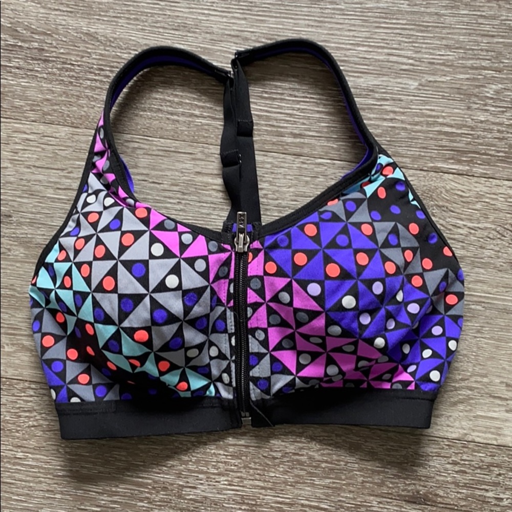 VSX sports bra size 32C